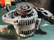 Charger l'image dans la galerie, 250 hp Mercury ALTERNATOR 821663A1 two stroke 1994-1996 EFI some compatibility 225 300 hp
