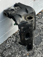 Charger l'image dans la galerie, DF 150 hp Suzuki SWIVEL BRACKET for 25” models 43111-96J10-0EP four stroke 2006-2016 some 175 200 hp compatibility
