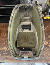 Cargar imagen en el visor de la galería, 8 HP Mercury 9420A10 TOP COWL engine cover TWO STROKE also some 6 10 &amp; 15 hp compatibility 9205A13 (engine hood) - Unit 2
