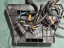 Cargar imagen en el visor de la galería, 250 200 225 hp Johnson Evinrude 0586212 Power Pack 586212 0586661 1997-2001 two stroke
