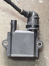 Cargar imagen en el visor de la galería, 50 40 hp Tohatsu Nissan IGNITION COIL #2 &amp; # 3 3Z5064700 1542 PLUG CAP 3H6069990 two stroke 2002-2018
