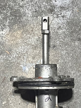 Charger l'image dans la galerie, DT 150 200 hp Suzuki SHIFT ACCEL HOUSING X 26100-87D35  two stroke 1988-2003 some non-super6 150 175 200 hp
