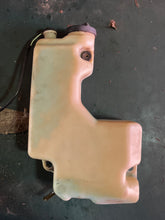 Cargar imagen en el visor de la galería, 90 hp Tohatsu Nissan OIL TANK 90A 3B7710102 LEVEL SENSOR 3B7710201 Two Stroke

