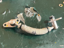 Load image into Gallery viewer, 250 hp Yamaha FUEL PIPE 4 w two stroke HPDI 3.3 liter 2003-2008 60V-13974-00-00 some compatibility 225 300 hp

