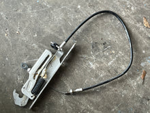 Cargar imagen en el visor de la galería, 350 hp Mercury Verado SIDE LATCH ASSY 888974A02 CABLE 8M0080491 FOUR STROKE 200-400 hp compatible
