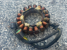 Load image into Gallery viewer, 200 225 250 hp Evinrude Stator 0586571 586571 two stroke BRP Ficht 2000-05 v6
