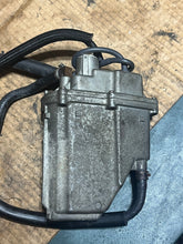 Charger l'image dans la galerie, f 115 hp Yamaha 68V-14180-01-00 vst FUEL FLOAT CHAMBER ASSY with pump 2000-2011 Four Stroke
