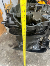 Cargar imagen en el visor de la galería, DF 225 200 hp Suzuki 25” DRIVESHAFT HOUSING MIDSECTION, ENGINE HOLDER 51111-93J03-0EP, STEERING ARM 43750-93J02-0EP  &amp; SWIVEL
