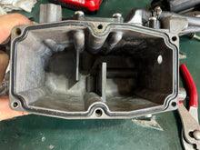 Cargar imagen en el visor de la galería, BF 115 130 135 150 hp Honda Vst Vapor Separator BODY float chamber 16019-ZY6-003 16015-ZW5-010 four stroke fuel system FLOAT 

