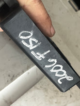 Charger l'image dans la galerie, F 150 hp Yamaha ECU 63P-33 63P-8591A-33-00 F8T 94371 four stroke 2006 994 hours - superseded number 63P-30 through 63P-38 - U
