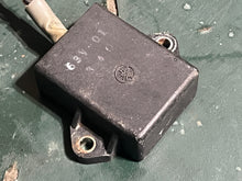 Cargar imagen en el visor de la galería, 9.9 15 hp Yamaha CDI UNIT 63V-85540-01-00 two stroke 1999-2009
