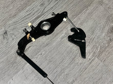 Load image into Gallery viewer, sold ebay mar2026——-100 115 125 Mercury THROTTLE LEVER spark advance 44333 44332-C LINK 44337 THROTTLE CAM 14518T1 Two Stroke
