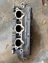 Load image into Gallery viewer, BF 225 200 hp Honda stbd CYLINDER HEAD 12210-ZY3-010ZA  2002-up BF 250 2007-up
