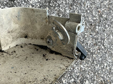 Load image into Gallery viewer, 200 225 hp Johnson Evinrude  344806 0344806 LOWER side COVER Port 0439762 439762 Stbd Evinrude Two Stroke
