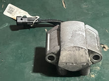 Cargar imagen en el visor de la galería, 90 hp Evinrude E-tec fuel injector strbd 5008826 &amp; 5007147 2008-2012 two stroke 5007433 5007432 353518
