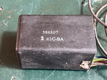 Cargar imagen en el visor de la galería, Evinrude e-Tec 586807 POWER TRIM CABLE &amp; RELAY two stroke

