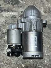 Charger l'image dans la galerie, DF 175 hp Suzuki STARTING MOTOR 31100-98L10 four stroke 2018-2024 some 70-350 hp compatibilit
