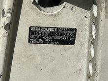 Cargar imagen en el visor de la galería, DF 150 hp Suzuki ENGINE COVER SET WHITE 61410-96881-Y5S 61420-96810-Y5S four stroke 2014-2016 needs gasket
