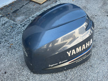 Charger l'image dans la galerie, F200,  F 225 hp Yamaha TOP COWLING four stroke LOCAL PICK UP ONLY
