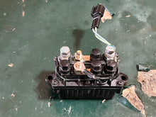 Load image into Gallery viewer, 250 hp Yamaha POWER RELAY 60V-81950-00-00 two stroke HPDI 3.3 Liter 2003-2009 some compatibility 200 225 300 hp
