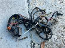 Load image into Gallery viewer, PARTS ONLY 200 225 250 hp Johnson Evinrude V6 engine harness 0586243 two stroke
