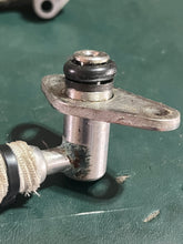 Cargar imagen en el visor de la galería, 150 175 200 hp Yamaha HPDI Fuel Delivery Pipe 3 &amp; 4 68F-13973-00-00 68F-13974-10-00 two stroke
