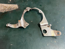 Load image into Gallery viewer, Johnson Evinrude VRO MOUNT BRACKET 185783 two stroke
