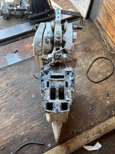 Charger l'image dans la galerie, maybe scrapped——115 130 90 hp Evinrude E-tec MIDSECTION 25” EXHAUST HOUSING 5010896 EXTENSION 5008078 SWIVEL PIVOTANT 0434691
