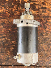 Load image into Gallery viewer, 30 hp Yamaha starting STARTER MOTOR 6F5-81800-11-00 two stroke 1986-2012 some 25 40 50 hp compatibility / superseded 6J4-8180
