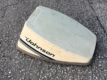 Cargar imagen en el visor de la galería, 15 9.9 hp Johnson Evinrude motor ENGINE COVER 0392784 0391842 two stroke 1983
