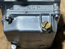 Charger l'image dans la galerie, 90 75 hp Yamaha carburetor set 6H107 two stroke 1992-2003 without linkages 6H1-14302-07-00 6H1-14301-07-00 6H1-14303-07-00
