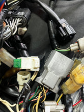 Load image into Gallery viewer, DF 90 115 140 Suzuki 36610-90J80 HARNESS WIRING oem FOUR STROKE 2006-10
