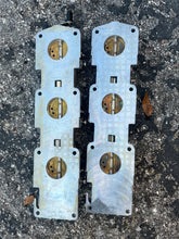 Charger l'image dans la galerie, 150 175 hp Johnson Evinrude THROTTLE BODY PLATE SET 340650 0340649 Two Stroke PX &amp; CX models 5005107 5005108
