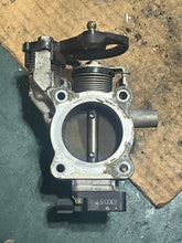 Charger l'image dans la galerie, DF 50 60 40 hp Suzuki 13300-88L01 Throttle Body 2015 FOUR STROKE df50avt 2015-2019
