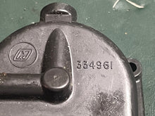 Charger l'image dans la galerie, 150 175 105 hp Johnson Evinrude CARBURETOR BOWL float chamber 334961 0433000 two stroke 1994 90-250 hp compatible

