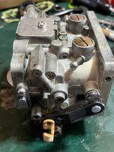Load image into Gallery viewer, 150 hp Yamaha CARBURETOR SET 6R2-01 6R2-14301-02-00 6R2-14302-02-00 6R2-14303-02-00 International Two Stroke 1986-1995

