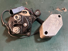Cargar imagen en el visor de la galería, 250 - 90 hp Evinrude Ficht 0985064 SOLENOID 985064 Voltage Regulator 315480 OEM two stroke
