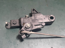 Charger l'image dans la galerie, 60 50 40 30 hp Mercury 822682A4 THROTTLE LEVER, 883006A1 THROTTLE ARM, 879870A1 LINK ASSEMBLY efi Four Stroke outboards
