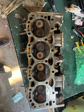 Cargar imagen en el visor de la galería, sold ebay aug2025——5.0 5.7 Liter OMC 1989 cylinder head #2 3853852 985431 Valve Cover 0986748 volvo
