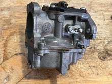 Load image into Gallery viewer, 60 hp Johnson Evinrude CARBURETOR ASSY 0437089 0437087 0439453 Two Stroke 1995 94-97 J60TLEOC, molding numbers 340167 338069 
