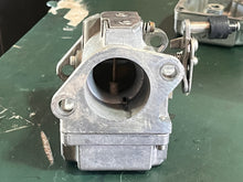 Cargar imagen en el visor de la galería, 50 40 hp Mercury CARBURETOR SET 823799T34 823799T35 823799T36 wme 93-1a 93-2a 93-3a 3 Cylinder Two Stroke 2005 Electric
