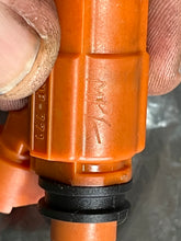 Cargar imagen en el visor de la galería, 4 tested for customer sep2025——-DF 115 140 hp Suzuki FUEL INJECTOR genuine 15710-65D00 Four Stroke 2002-2012 some compatibili
