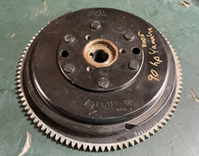 Charger l'image dans la galerie, 90 75 hp Yamaha flywheel ROTOR ASSY with keyway 6H0-85550-00-00 fl117-32 two stroke 1992-2009

