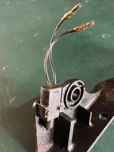 Charger l'image dans la galerie, 200 - 300 hp Mercury 899080T01 824010-c 824010c Shift ANCHOR BRACKET 89908
