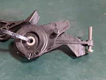 Cargar imagen en el visor de la galería, 8 HP Mercury 421592 THROTTLE LEVER INTERLOCK, 421631 Control LEVER, 421662 ACTUATOR oem TWO STROKE
