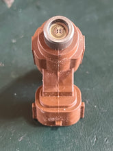 Load image into Gallery viewer, DF 200 hp Suzuki FUEL INJECTOR 15710-96J00 four stroke 2004-2022 some compatibility 150 175 hp
