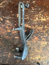 Load image into Gallery viewer, 30 40 50 60 hp Mercury SHIFT LINKAGE BRACKET 8M0007243  four stroke

