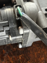 Load image into Gallery viewer, MFS 50 40 hp Tohatsu PTT tilt &amp; trim motor &amp; pump assy 3Z5771800 3Z5771900 3Z577 FOUR STROKE 2015

