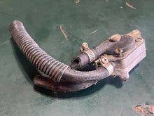 Charger l'image dans la galerie, 70 hp Johnson 0385784 FUEL PUMP ASSY two stroke 50 - 140 hp 1973-83
