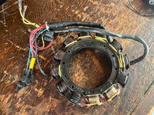 Cargar imagen en el visor de la galería, 135 150 175 200 hp Mercury 398-9610a24 9610A19 OEM STATOR Two Stroke 2.5 Liter 1992-1996 EFI XRI XR6 some 225 hp
